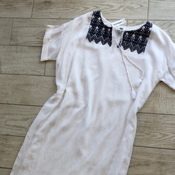 Old Navy Dress/beach coverup - Picture 2 of 2